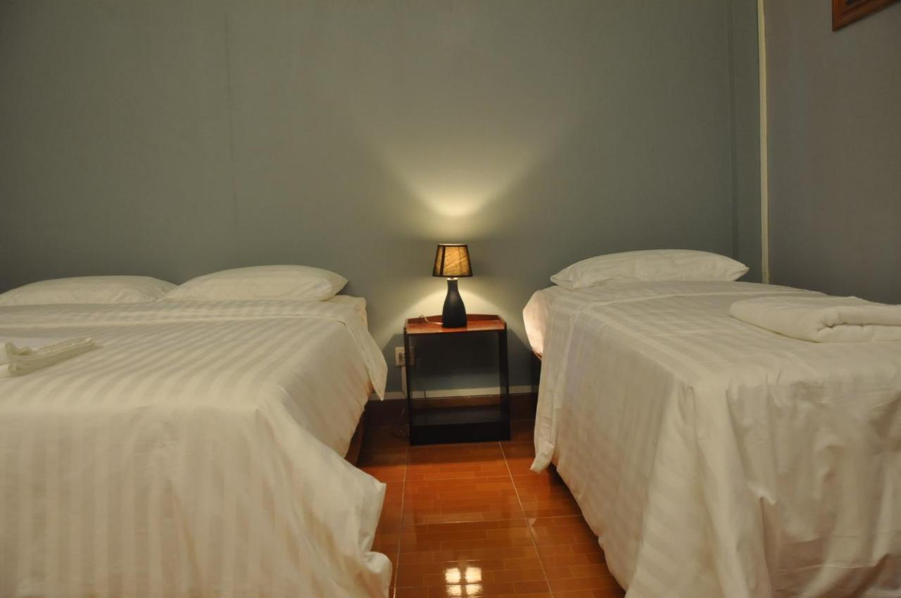 Pilgrim'S Kitchen & Inn Savannakhet Extérieur photo