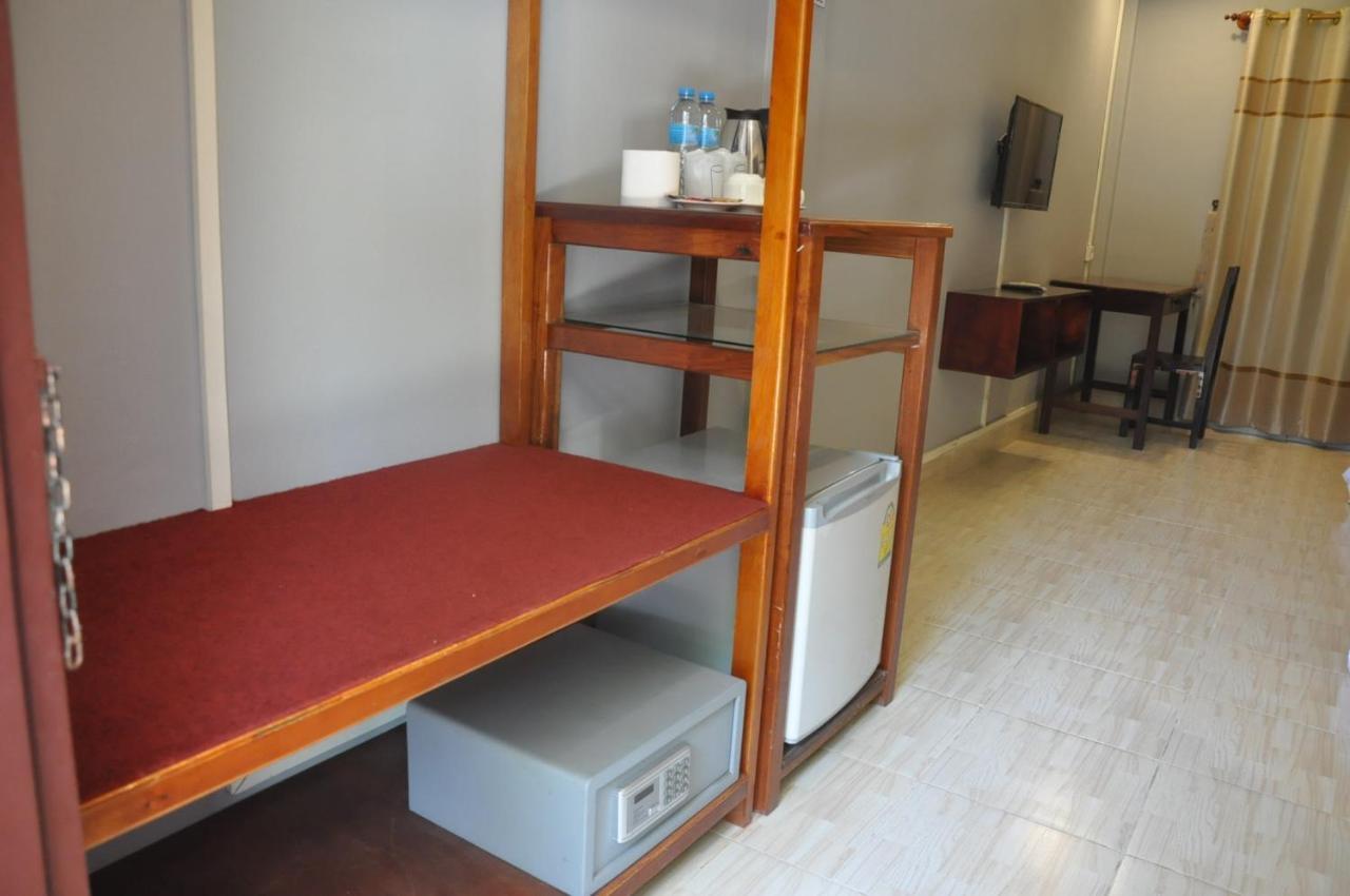 Pilgrim'S Kitchen & Inn Savannakhet Extérieur photo