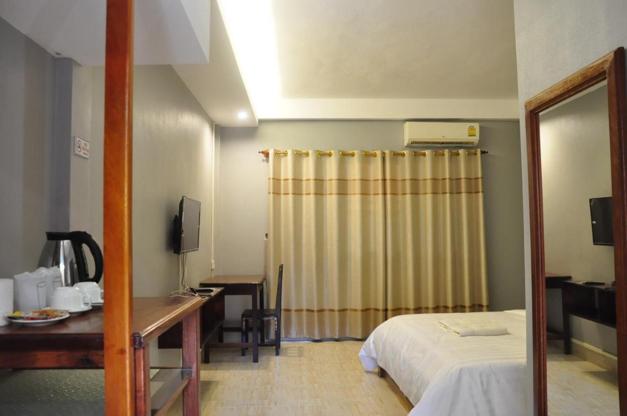 Pilgrim'S Kitchen & Inn Savannakhet Extérieur photo